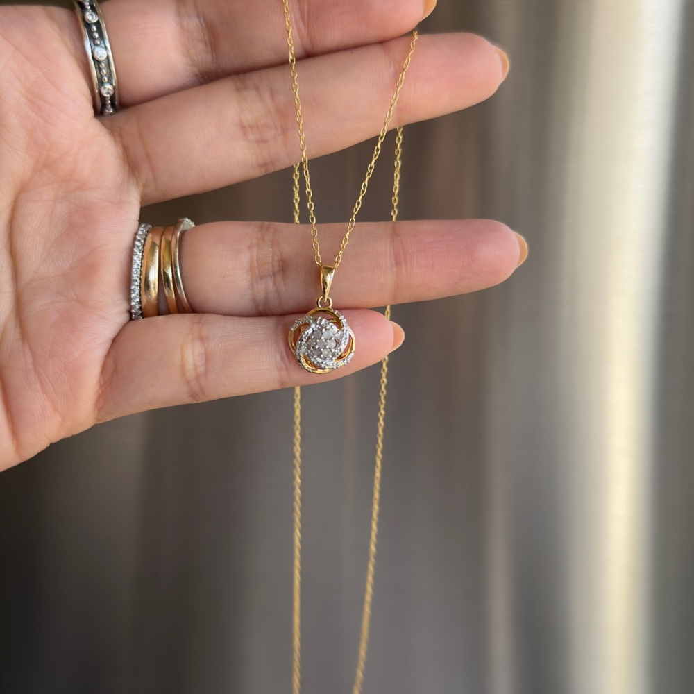 1/10cttw Diamond 18k gold over sterling silver 925 necklace